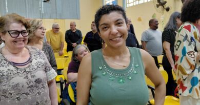 Integrante da Fina Batucada, Priscylla Corrêa volta às suas raízes no canto coral Integrante da Fina Batucada, Priscylla Corrêa volta às suas raízes no canto coral