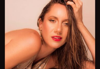 Suzy Mac estreia seu novo show “Amor e Atitude”, dia 22 de outubro, em noite especial no Dolores Club.